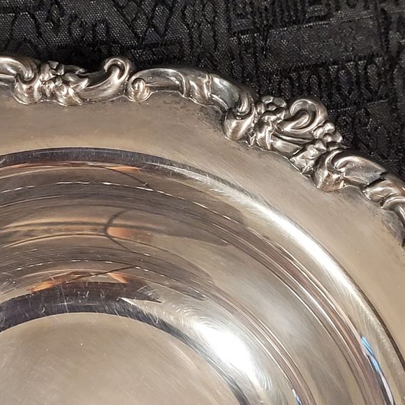 Vintage Lunt Silver Dish Plate Tray V-27  Round  Catchall 6" Silverplate EUC - Picture 3 of 6